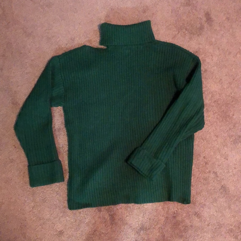 Forest green turtle neck with slit on the shoulder